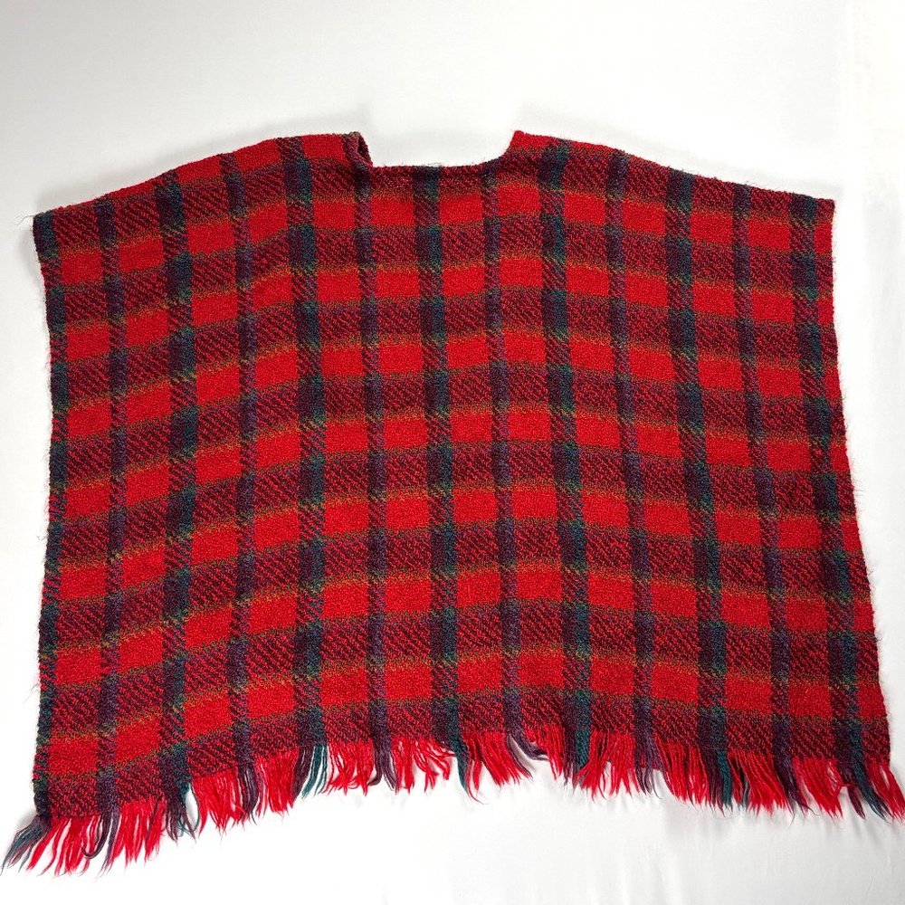 Vintage Boyne Valley Weavers Womens Irish wool Red Plaid Fringed Wrap Cape Shawl
